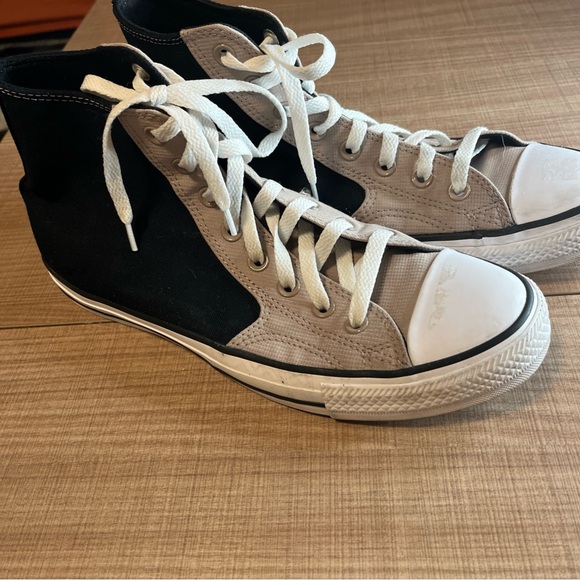 Converse High-Tops in Black and Cream - Picture 4 of 7